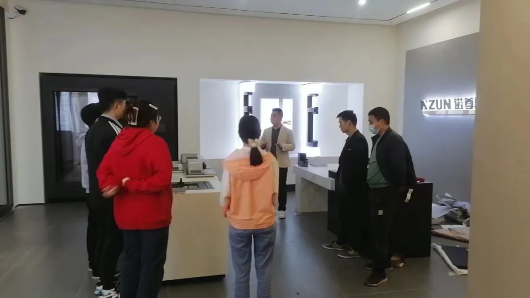 诺尊铝材_周总培训销售